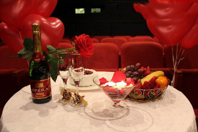 Сделать предложение руки и сердца в кинотеатре