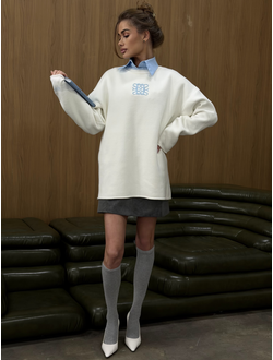 Объемный свитер (белый, голубой)