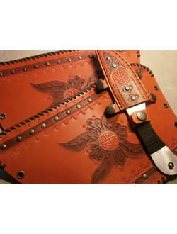 Комплект - наруч с ножом и пара к нему без ножа.