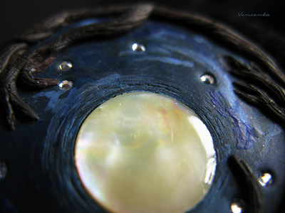 Однажды в полнолуние... Авторская брошь из полимерной глины с винтажным перламутром и стразами Swarovski