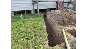 Копка дополнительной траншеи под 50 трубу, слив из раковины на кухне