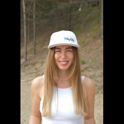 Кепка с прямым козырьком белая (Логотип Volleylife) (модификация 2)