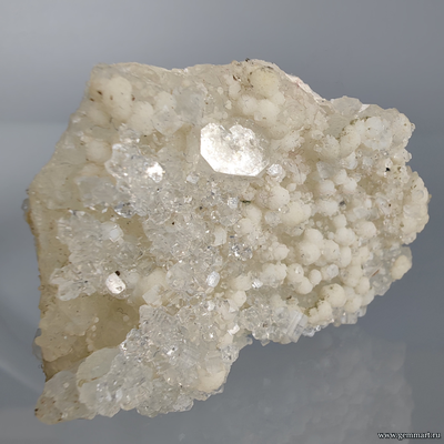 Стильбит, апофиллит, кварц. Индия. 60*50*25мм