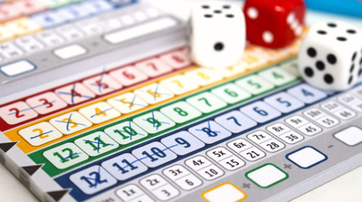 Настольная игра: Квикс (Qwixx)