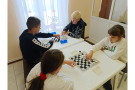 &quot;Черные и белые&quot;