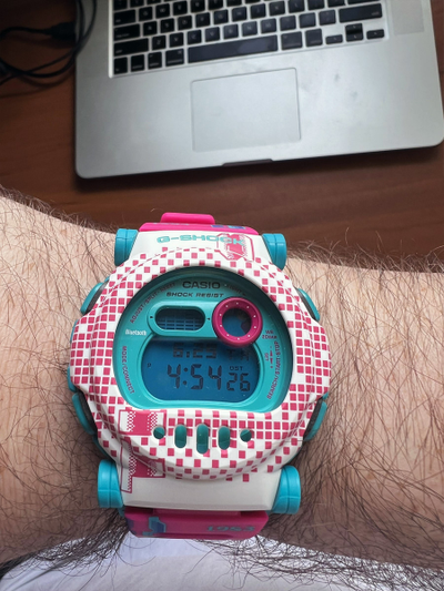 Часы Casio G-Shock G-B001RG-4