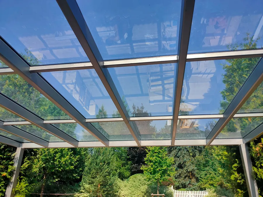 Стеклянный навес для авто