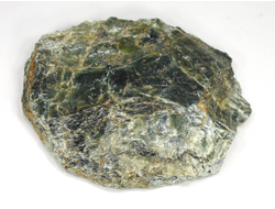 Серпентин, необработанный, дикий образец, Россия, КЧР, Урупский район (98*78*18 мм, 129 г) №37612