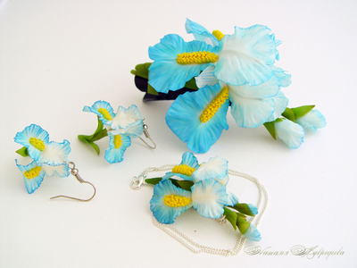 Комплект украшений с голубыми ирисами "Море грез"
