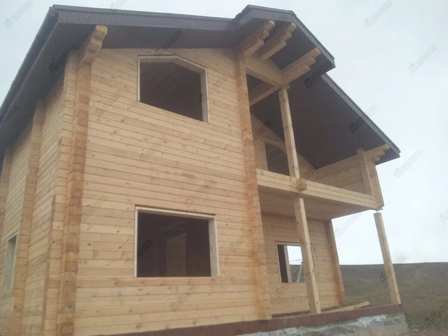 Дом из профилированного бруса камерной сушки сечением 145(h)х195 мм. Республика Башкортостан, г. Уфа. Площадь дома 210 м2.