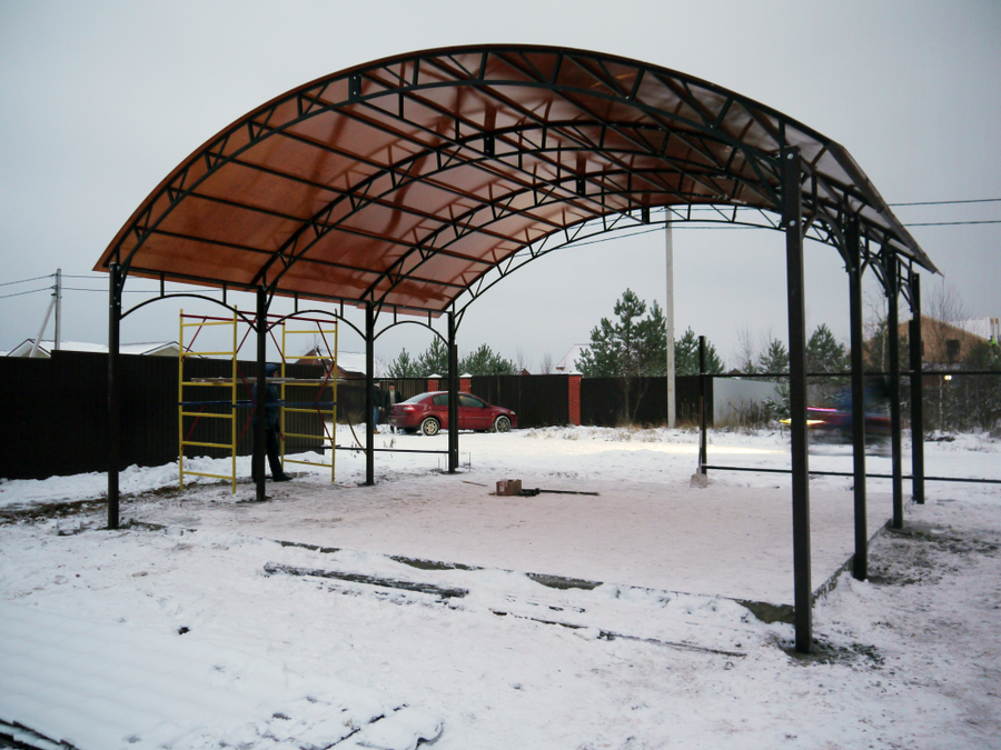 навес 5 на 10 односкатный. навес под авто. навес автомобильный с фризом. автонавес 6х6. навес 6х6.