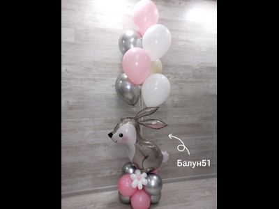 Зайка на полянке