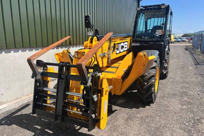 Погрузчик телескопический JCB 540-140