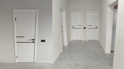 МОРИОН-ГОРИЗОНТАЛЬ. БЕЛАЯ ЭМАЛЬ С ГОРИЗОНТАЛЬНЫМИ  ВСТАВКАМИ ЧЕРНОГО ЦВЕТА