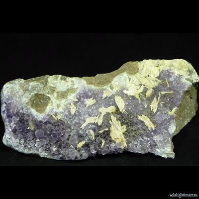 Друза Аметиста с баритом на породе