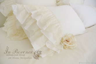 Постельное белье в цвете шампань с кружевом на сетке, винтаж