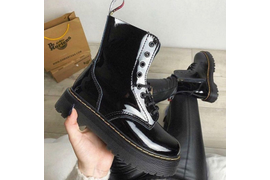 мартинсы черные лакированные на платформе 