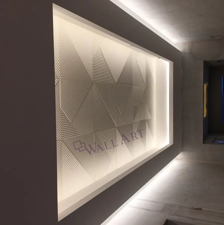 На фото стена или потолок?)) Ну здорово же ;))