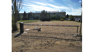 Установка автоматического шлагбаума, стрела 6 метров. 