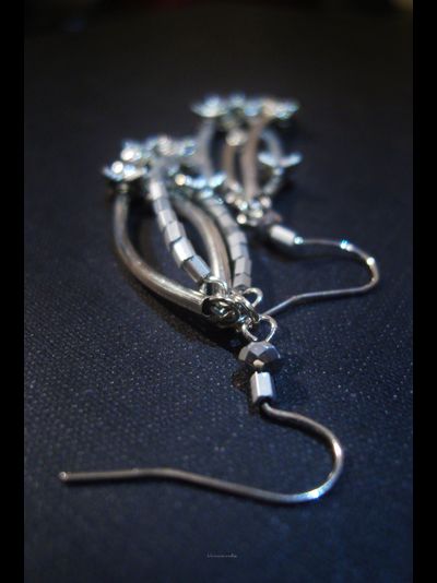 "Ледяные веточки", длинные серьги из бисера и бусин