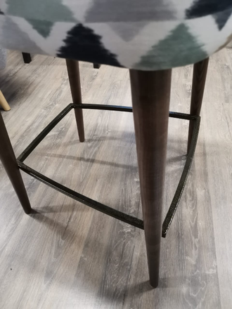 Полубарный стул Minotti Amber в серо-синей ткани на деревянных ножках