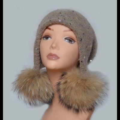 Бежевая шапка ушанка с пайетками женская Италия Vizio 5841