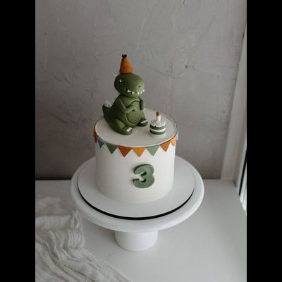 Торт с динозавриком