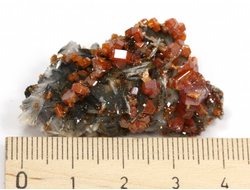 Ванадинит, кристаллы на породе, Марокко (41*23*17 мм, 18 г) №35883