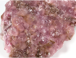 Кобальтокальцит, кристаллы на породе, Марокко (72*50*30 мм, 128 г) №28620