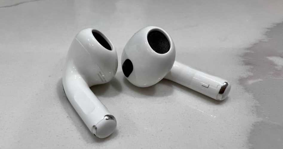 Обзор Apple Обзор AirPods 3: обновление не для всех