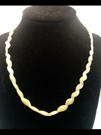 Бусы камнерезные "Змейка"