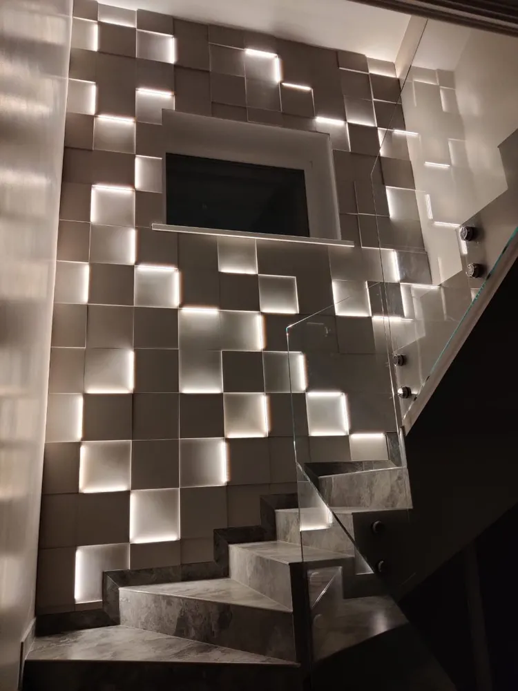 Смонтированные световые панели "LightUnit" в г.Королев. Размер панелей 250*250мм (толщины - 10, 20 и 30мм).