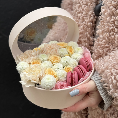 Коробочка с макарунс Рози