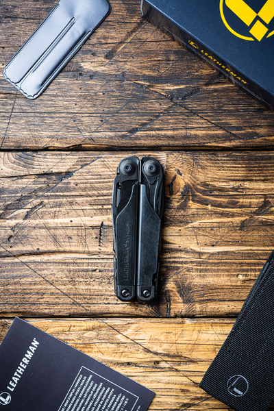 Leatherman Surge Black с чехлом на кнопке