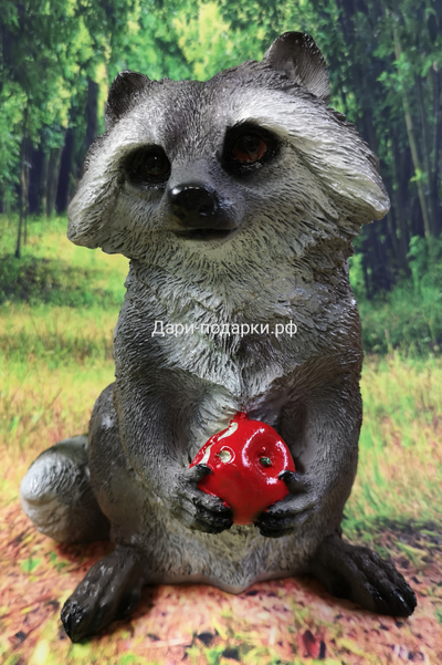 Енот с яблоком 25*20см    0,8кг    полистоун Россия  1152/012825