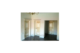 Хол, отделка капителями №3, доборы на толщину стены 35см.