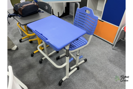 Наша новинка: комплект школьной мебели с пластиковой столешницей.