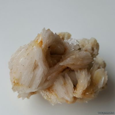 Барит, сросток кристаллов. 57*51*51мм.