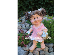 Девочка гном с корзиной цветов 60*36см   4кг   полистоун Россия 4397/012584-1*