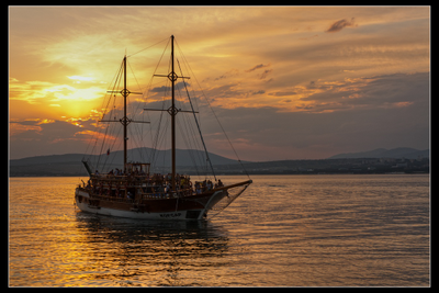 Дискотека в открытом море "Корсар"