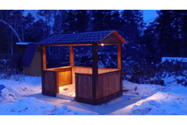 Беседка в тёмное время суток.