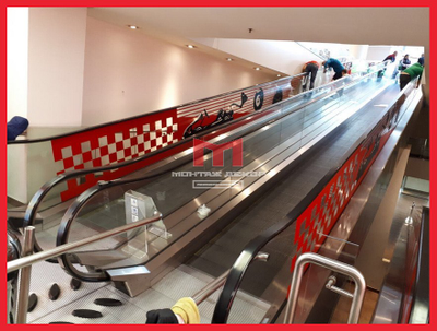 Оклейка бортов эскалатора плоттерной резкой