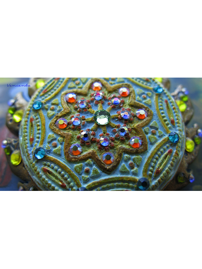 Персидское украшение - брошь-цветок "Теонанакатл" со стразами "Сваровски"
