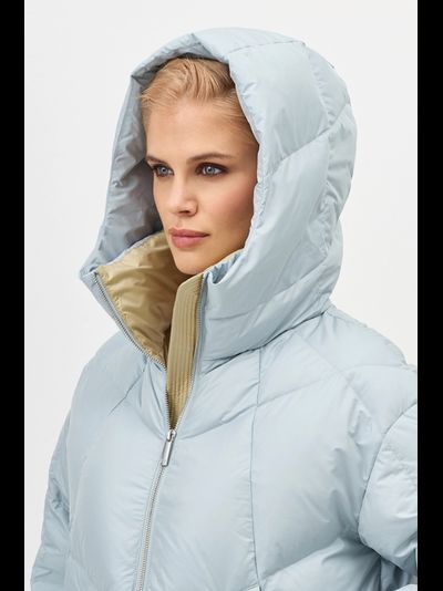 Куртка пуховая с капюшоном