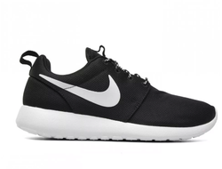 Nike Roshe run черные с белым, классика (36 ЕВРО)