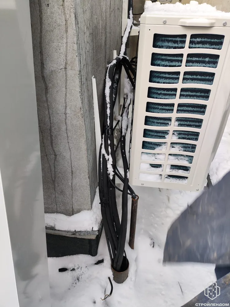 Метро Ладожская