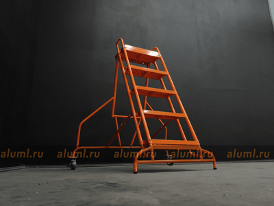 Авиационная стремянка СТР-2300 (высота 1.8 - 2.3 м)