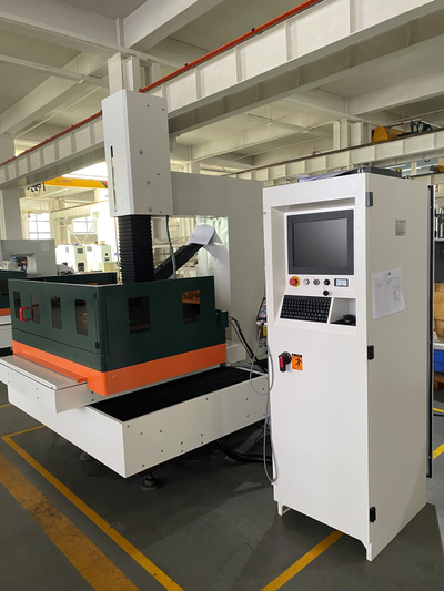 Проволочно-вырезной электроэрозионный станок