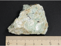 Тальк зеленый (благородный) необработанный, Урал, Шабры (48*35*21 мм, 37 г) №27442