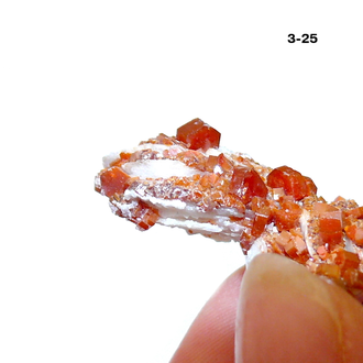 Ванадинит натуральный (щетка) №3-25: 37*27*12мм